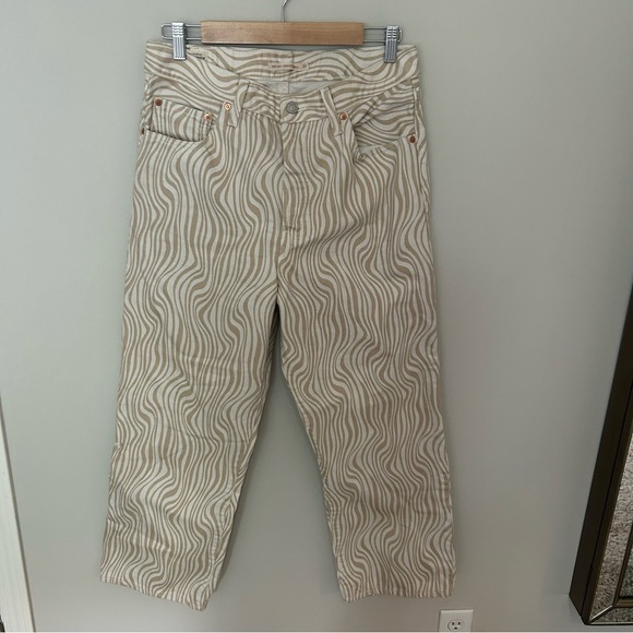Levi's Women's Cream and White Zebra Print Ribcage Straight Ankle Jeans 31 - Picture 2 of 8